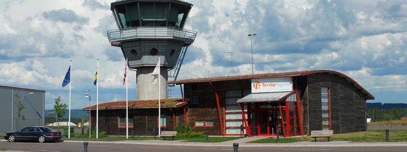 Torsby flygplats är en av flera flygplatser som riskerar att försvinna. Foto: Felix Goetting/Wikimedia Commons/https://commons.wikimedia.org/wiki/File:Airport,_Terminal_JP6343777.jpg