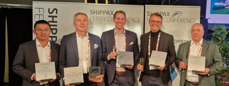 Vinnare av Shippax-priset: från vänster Zheng Hehui, China Merchants Jinling Shipyard; Tom Pippingsköld, Finnlines; Johan Hellman, Deltamarin; Samuli Hintikka, dSign och Finn Wollesen, Knud E. Hansen. Foto: Finnlines