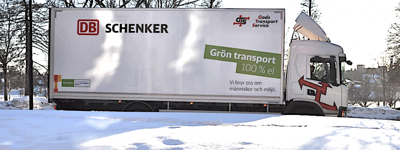 Lastbilen, en helelektrisk Scania 25 P, kommer köra i Umeå. Elbilen blir den fösta i sitt slag i Västerbotten. Foto: DB Schenker