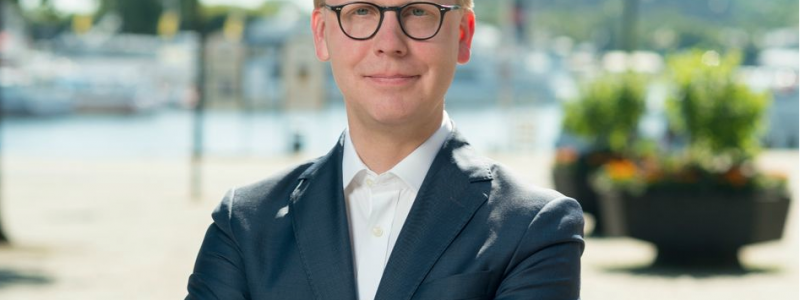 Kristoffer Tamsons, Ordförande Svensk Kollektivtrafik, Trafikregionråd i Region Stockholm och ordförande för SL. Foto: SL