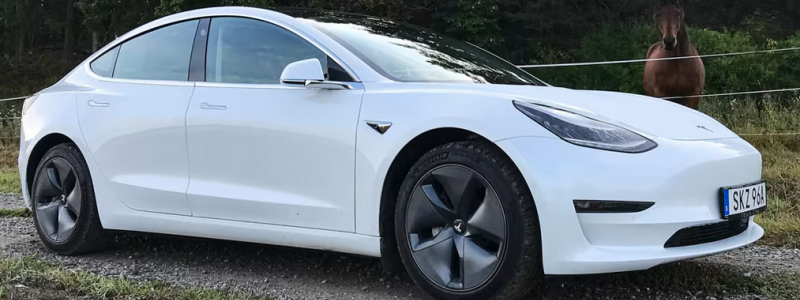 Tesla Model3 är ny etta på begagnattoppen för elbilar. Foto: Blipp