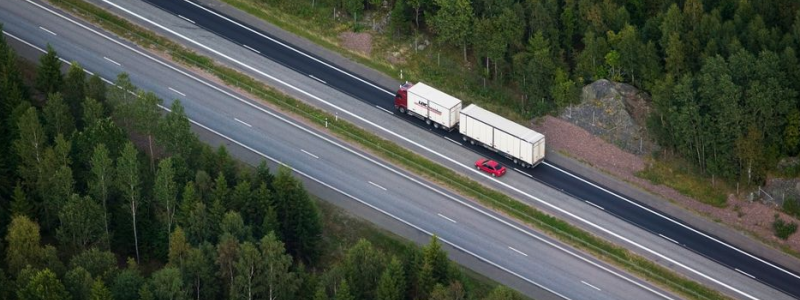 Trafikverket inför krav på redovisning av hastighetsefterlevnad på en aggregerad nivå för samtliga upphandlande transporter. Foto: Trafikverket