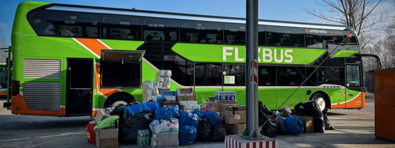 FlixBus hjälper nödställda med transport och förnödenheter. Foto: FlixBus