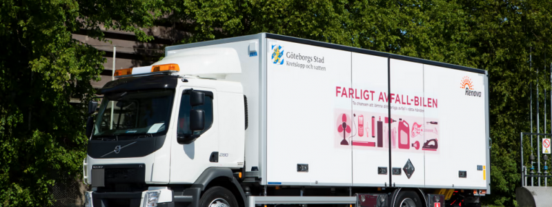 Nu startar Farligt avfall-bilarna at ta emot färg, kemikalier, lampor, elektronik och annat farligt avfall. Foto: Göteborgs Stad
