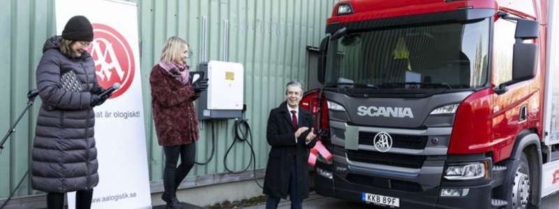 Till år 2030 ska hela AA Logistiks fordonsflotta av 15 tunga lastbilar drivas med el. Foto: Jonas Bilberg