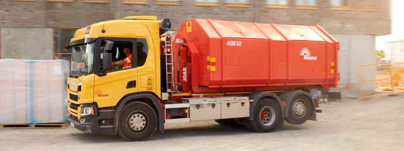 Genom certifieringen säkerställs att Renova Miljös transporter utförs ansvarsfullt, trafiksäkert och klimatsmart. Foto: Renova