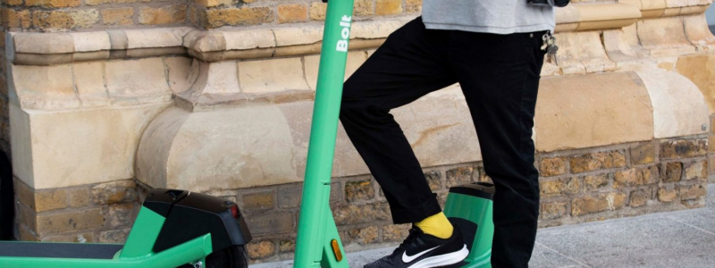 Bolt har tillstånd för upp till 1 500 enpersonsfordon i Stockholm. Foto: Bolt