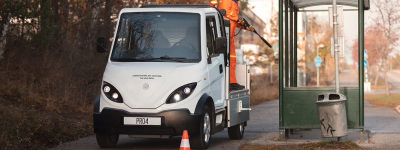 Inzile levererar tre Inzile Pro4 lätt lastbil till Örebro kommun. Foto: Inzile