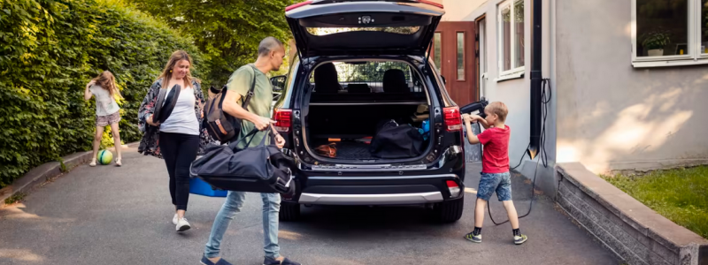 Bristen på offentliga laddstationer ett hinder för omställningen till elbilar. Foto: Kvdbil