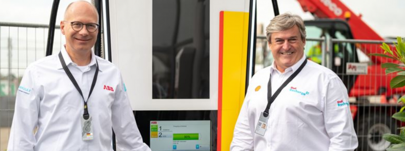 ABB:s Terra 360 snabbladdare levererar 10 mils räckvidd på mindre än tre minuter. Foto: ABB