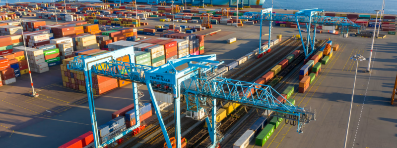 Godstågen från Umeå kommer att köras direkt in på APM Terminals containerterminal i Göteborgs hamn där godset snabbt kan lastas om till fartyg. Foto: Göteborgs Hamn