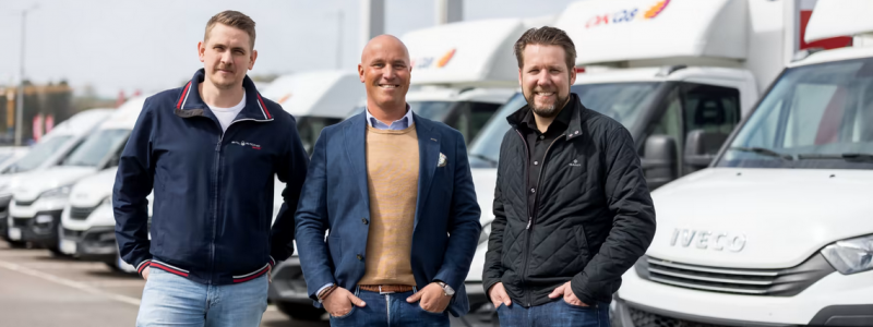Christofer Olsson är säljchef. Marcus Torin är IVECOs storkundsansvarig och Mattias Hagman Product & Fleet manager hos OKQ8. Foto: Iveco