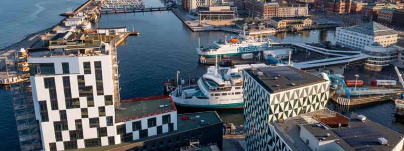 Tecknar milstolpe för logistiksektorns hållbarhetsarbete i Helsingborg. Foto: Helsingborgs stad