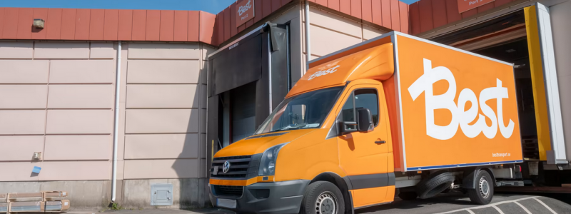 Best Transport mer än dubblerar terminalytan i Göteborg. Genom den 4 000 kvadratmeter stora terminalen kan Best Transport optimera flöden för tusentals paket dagligen. Foto: Best Transport