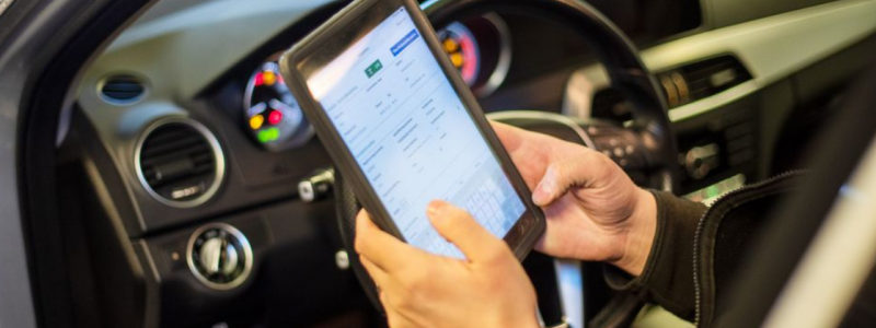 Mätarställningen påverkar ett fordons ekonomiska värde och det finns pengar att tjäna på att uppge lägre mätarställning. Foto: Transportstyrelsen
