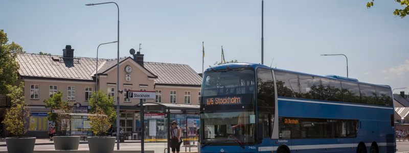 Nu kör Transdev bland annat linje 676 mellan Norrtälje och Stockholm. Foto: Transdev