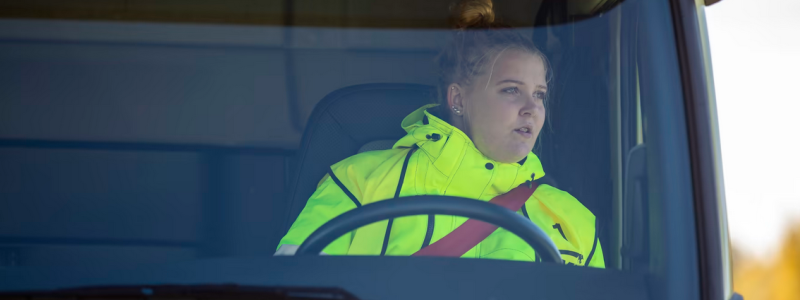 Av landets lastbilsförare är i dag 9 procent kvinnor. Foto: Tya