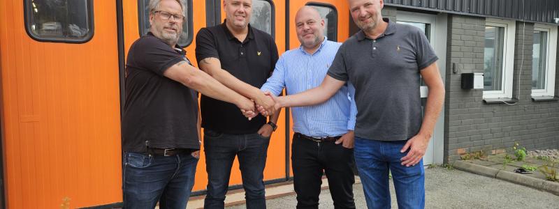 Från vänster: Samuel Andersson ordförande SBTAB, Morgan Parment platschef i Sundsvall och delägare SBTAB, Staffan Lindewald CEO Malte Månson Group, Erik Hult områdeschef Buss Malte Månson Group