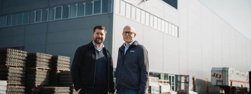 Det nya distributionslagret i Brøndby, på 24 000 kvadratmeter, blir från sensommaren ryggraden i företagets dagliga leveranser av över 20 000 artiklar. Foto: Element Logic