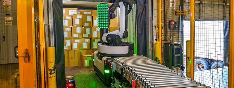 Stretch® är en mobil, autonom robot som hanterar paket för ökad effektivitet och säkerhet. Den kan hantera paket av olika storlekar upp till 23 kilogram och arbeta kontinuerligt i upp till 16 timmar. Foto: Boston Dynamics