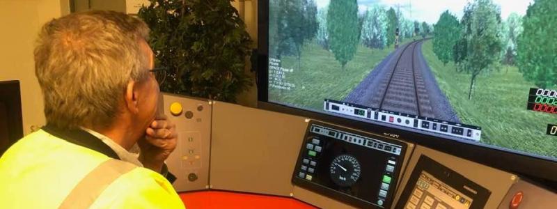 För att tågen ska gå i tid krävs järnvägsteknisk kompetens, men många av yrkeshögskolans utbildningsplatser på området står tomma. Foto: Myndigheten för yrkeshögskolan