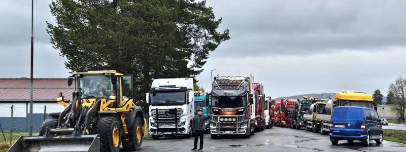 Nedläggningshotet ledde till massiva protester i Vilhelmina. Nu kommer beskedet att transportinriktningen på Malgomajskolan får vara kvar. Foto: TYA