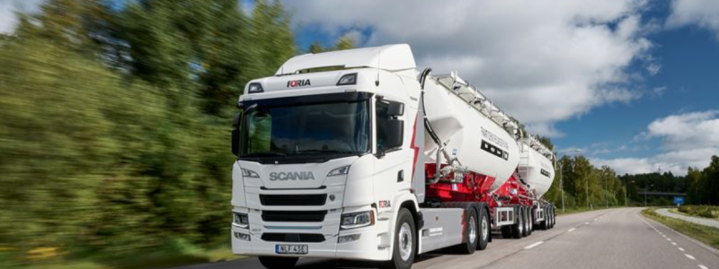 Den nya ellastbilen klarar transporter upp till 64 ton. Foto: Scania