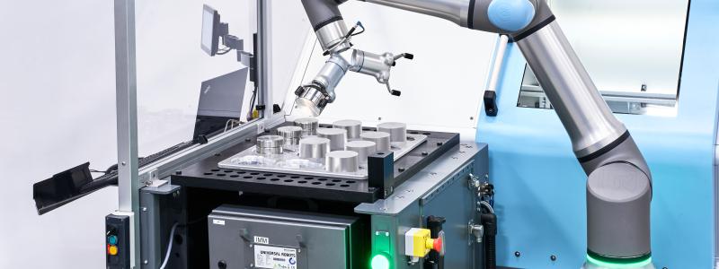 Nya coboten UR30 kan använda flera gripdon samtidigt. Foto: Universal Robots