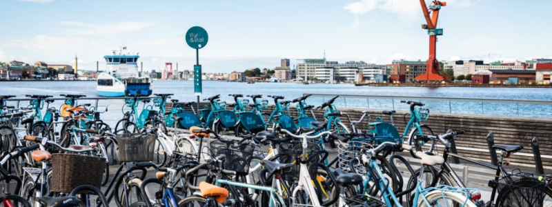 Västtrafik vill få fler att kombinera cykeln med kollektivtrafiken. Foto: Eddie Löthman