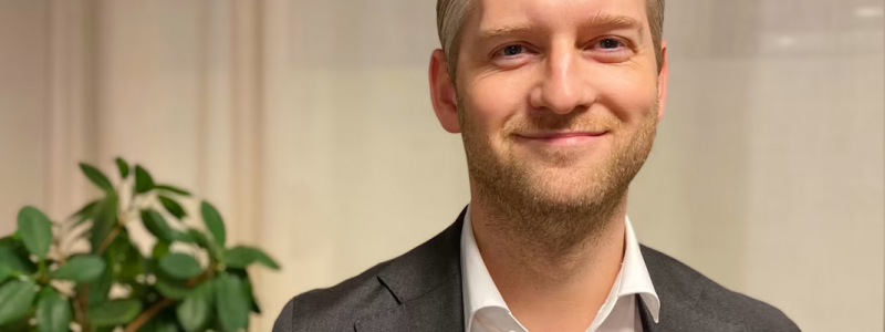 Än så länge är efterfrågan på landtransporter god, både i Sverige och i Europa säger Viktor Strömblad, Head of Land på DB Schenker. Foto: DB Schenker
