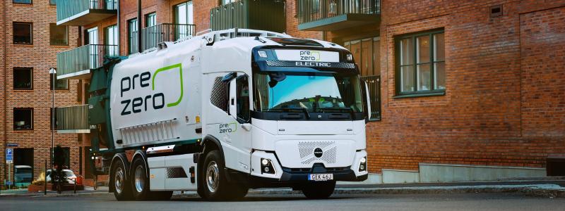 PreZero lägger en stor order på 35 batterielektriska lastbilar från Volvo Lastvagnar, varav 24 Volvo FM Low Entry. Fotograf: Erik Torring