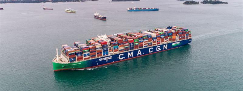 De 14 fartyg som omfattas av avtalet trafikerar rutter mellan Asien och Europa. Flottan består av fem fartyg med en kapacitet på 15 000 TEU och nio fartyg med en kapacitet på 23 000 TEU. Samtliga fartyg är utrustade med WinGD tvåtakts huvudmotorer och Wärtsilä fyrtakts hjälpmotorer samt gasventilenheter. Foto: CMA CGM