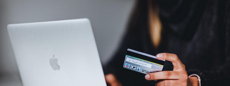 Ökningen av internetköp med hemleverans har ökat med 35,7 procent. Foto: Soti