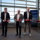 Bandet klipps. Från vänster; Thomas Doepel, Ronny Eriksson och Marco Palmu. Foto: Finnlines