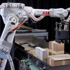 AI-systemet uppges kunna tränas att identifiera och avvisa icke-hanterbara artiklar, som sfäriska eller cylindriska föremål. Foto: ABB