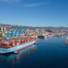 Maersk's containerfartyg vid Rijekas hamn. Sjöfarten genom Hormuzsundet är kraftigt begränsad efter nya säkerhetsincidenter i regionen. Foto: Maersk