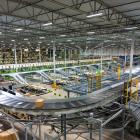 På Brings terminal i Jönköping finns en sorteringsmaskin från Fives Intralogistics. Nu står det klart att en sorteringsmaskin från samma leverantör ska installeras på den nya terminalen i norra Stockholm. Foto: Bring