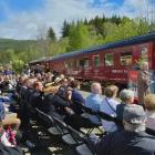 Invigningståget drogs av dieselloket Di 3 616 från det norska järnvägsmuseet Norsk Jernbanemuseum och bestod av både personvagn och buffévagn. Foto: Business Portal Norwegen