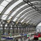 Dresdens stationshall med nytt membrantak.   Foto: Deutsche Bahn, kredit: Volker Emersleben