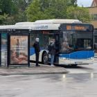 Buss från Västmanlands lokaltrafik vid Sala station. Foto: AleWi/Wikimedia Commons/https://commons.wikimedia.org/wiki/File:Buss,_V%C3%A4stmanlands_lokaltrafik,_Sala_station_-_20250607_-_06.jpg