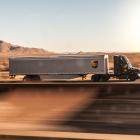 I USA föreslås AMERICA DRIVES Act, som kan tillåta Level 4- och Level 5-lastbilar att köra på motorvägar utan förare eller fjärrstyrning. Foto: alex quezada/Unsplash