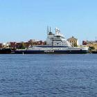 Finska isbrytare upplagda för sommarsäsongen vid Skatudden i Helsingfors. Här ligger flera isbrytare: däribland, Sisu och Urho, Kontio och Otso, Apu och Voima. Foto: Wikipedia Commons Lic. Kredit: Fotograferad av Jonik från den närbelägna ön Tervasaari.