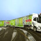 Stora lastbilsekipage har numera blivit en praktisk kompromiss i länder där avstånden är långa och godstransporterna domineras av råvaror och bulk. Foto: Kesko, kredit: Jani Lindström