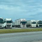 Företaget hade anlitat en förare trots att han enligt svensk körkortslag saknade behörighet att köra en svenskregistrerad lastbil. Lastbilarna på fotot har ej någonting mad fallet ifråga. Foto: Stina Wickenberg