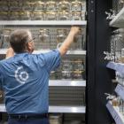 Med helelektrifierade lösningar i drift och en stor del av trafiken till den norska marknaden som körs på biogas ligger transporterna i linje med affärskedjans klimatmål. Foto: Clas Ohlson