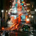 Kommuner ska kunna tillåta tung lastbilstrafik i bullerkänsliga tätorter om fordonen saknar förbränningsmotor. Foto: philip myrtorp/unsplash