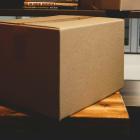 EU skärper reglerna för lågvärdespaket genom att avskaffa de minimis-gränsen 2026, samtidigt som ökande importvolymer från Kina ökar trycket på unionen att införa nya avgifter och nationella åtgärder. Foto: brandable box /unsplash