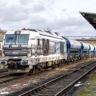 RheinCargo transporterar kalk med Vectron-lok till thyssenkrupp Steels anläggning i Duisburg-Nord. Foto: RheinCargo.