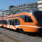 Stadlers Flirt vid stationen i Tallinn. Flirt får nu köra i estniska bolaget Elrons tjänst även längs lettiska spår. Foto: Wikipedia Commons Lic. Kredit: Ari Meskens