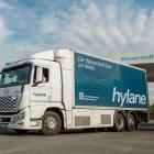 En Hylane-märkt vätgasdriven lastbil vid en vätgastankstation. Foto: Hylane